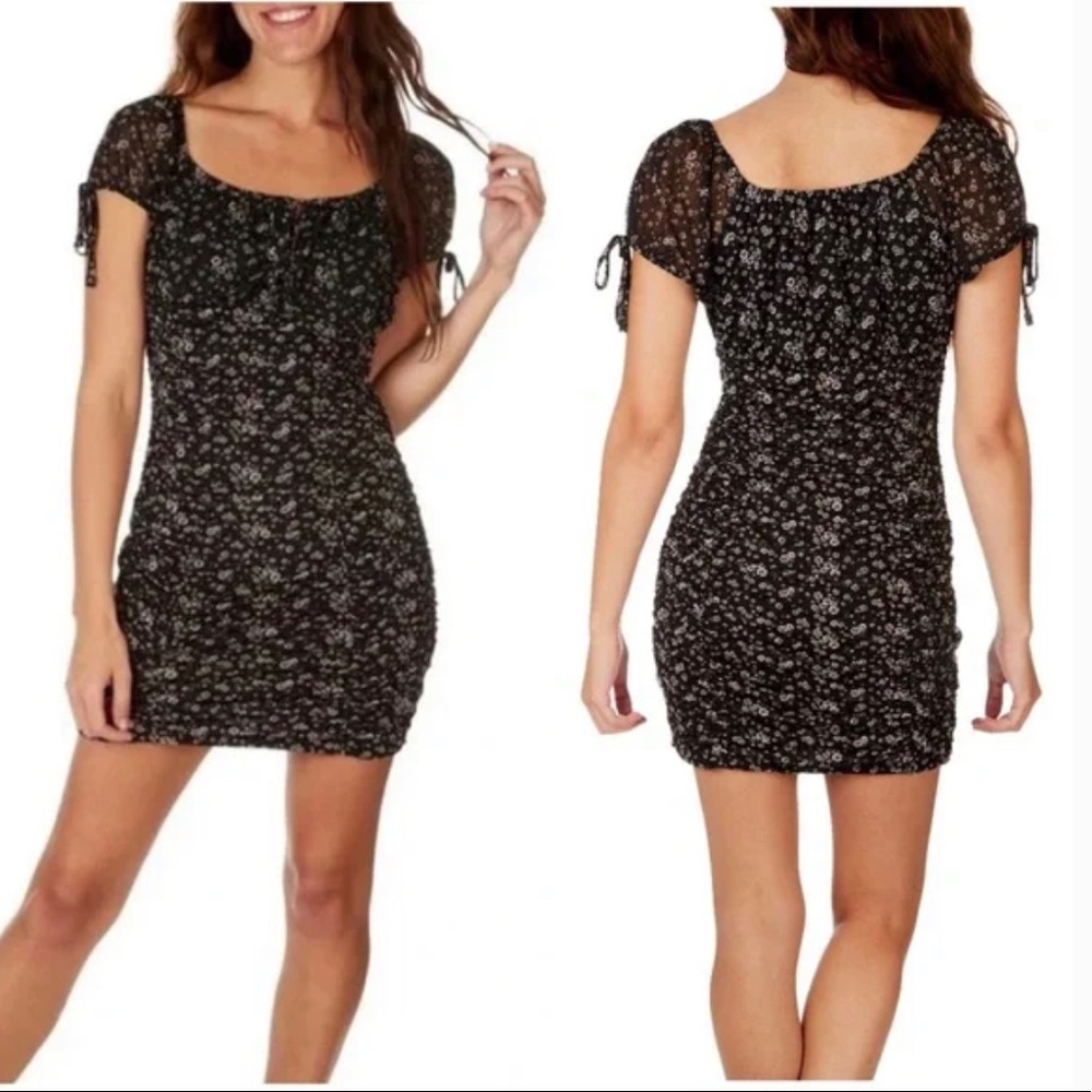 Ruched Floral Print Bodycon Short Sleeve Mini Dress